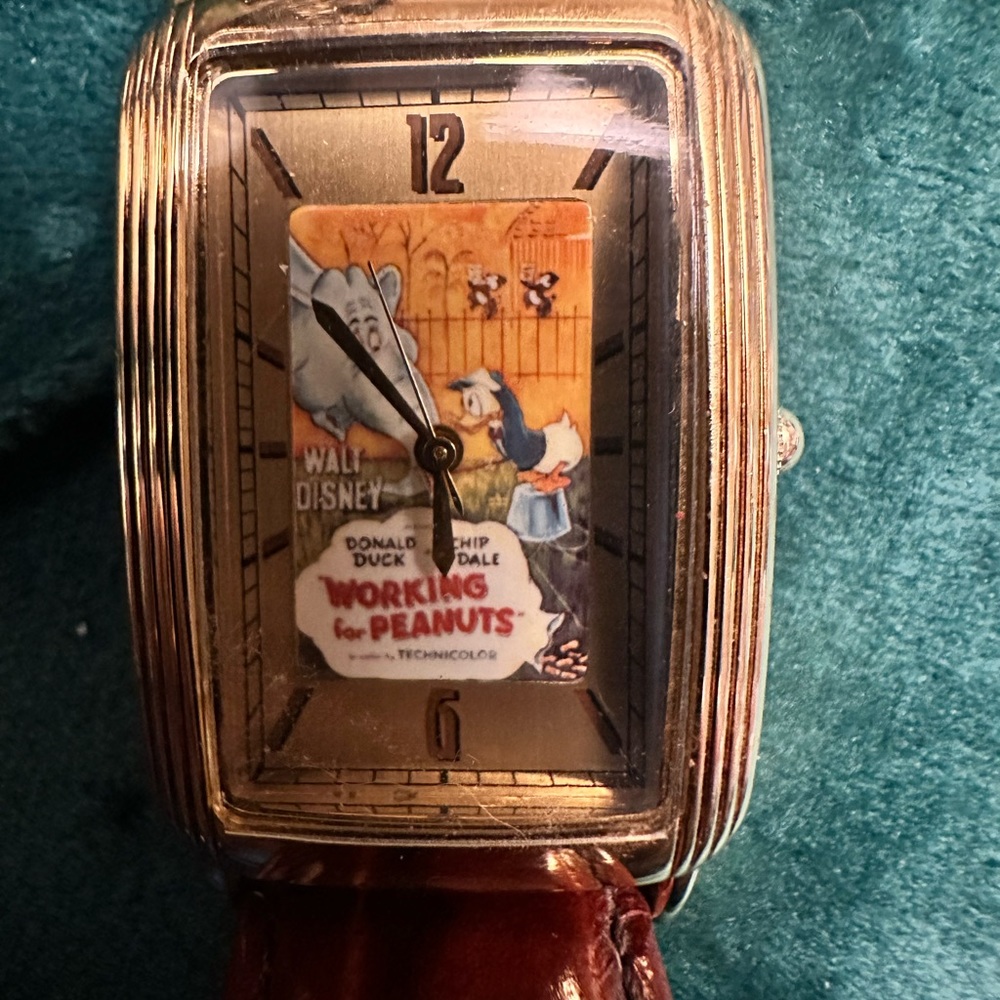 Disney Donald Duck “Working For Peanuts” Watch #79 of 2000